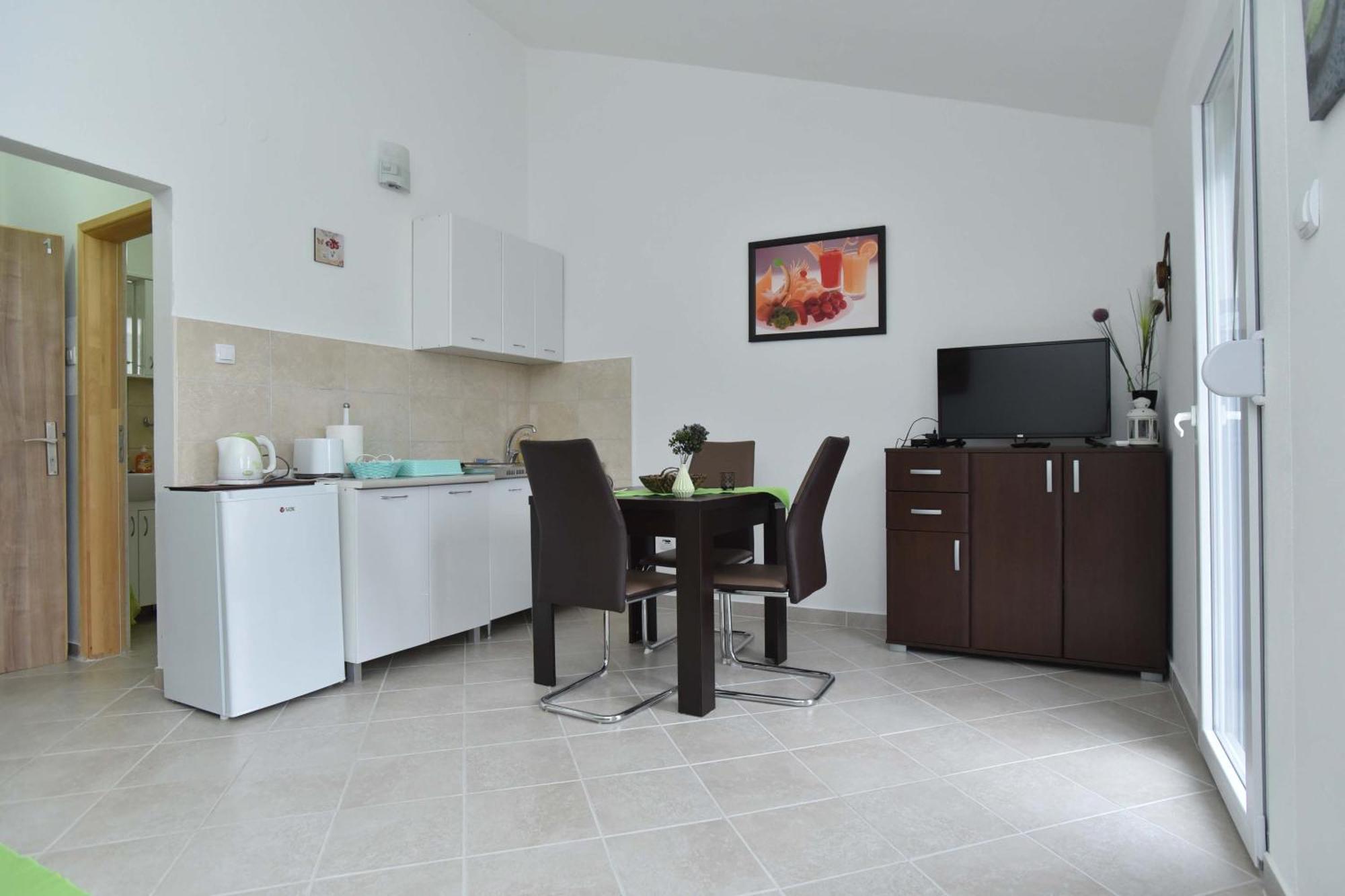 Vila Lucice Petrovac Buitenkant foto