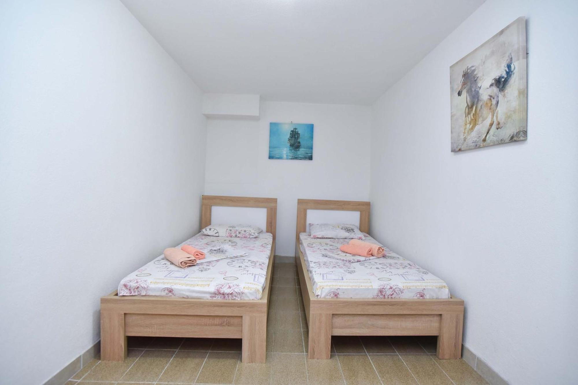Vila Lucice Petrovac Buitenkant foto