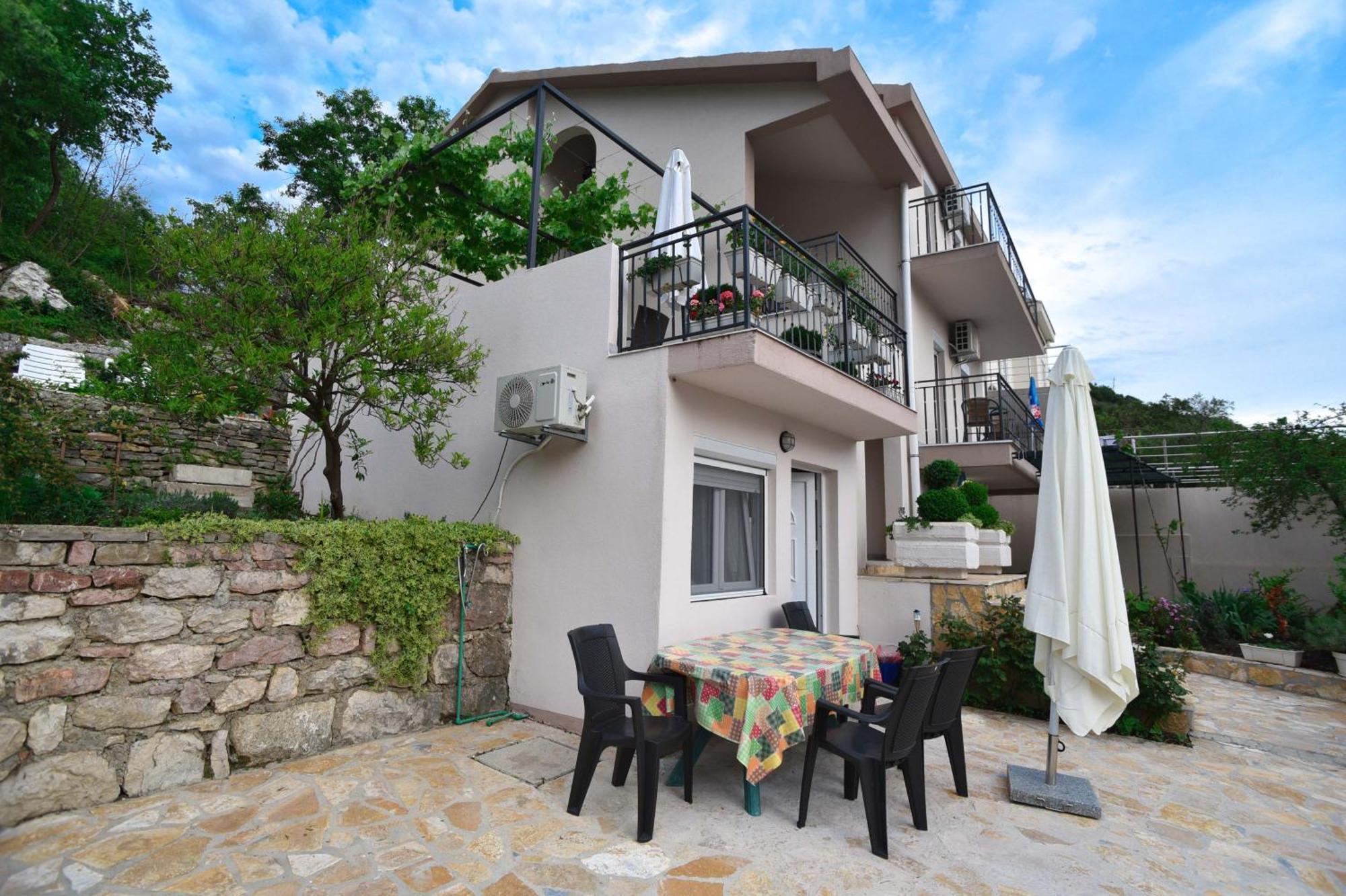 Vila Lucice Petrovac Buitenkant foto