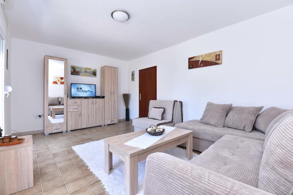 Vila Lucice Petrovac Buitenkant foto