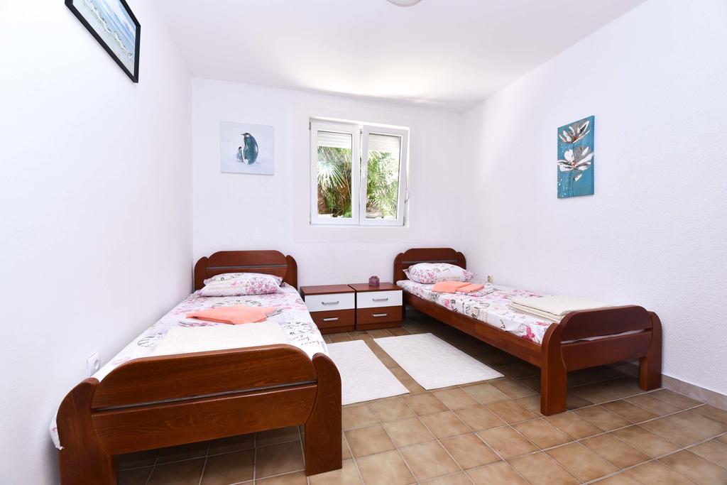 Vila Lucice Petrovac Buitenkant foto