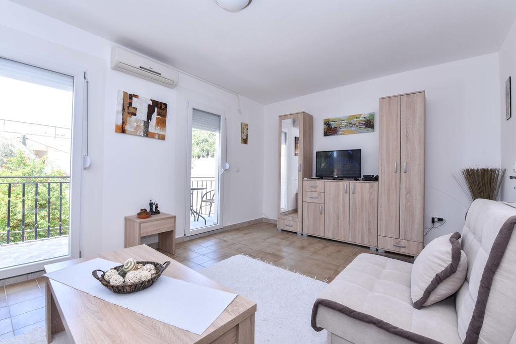 Vila Lucice Petrovac Buitenkant foto