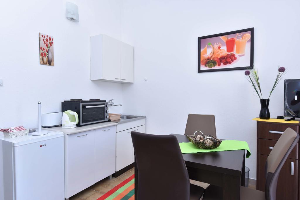 Vila Lucice Petrovac Buitenkant foto