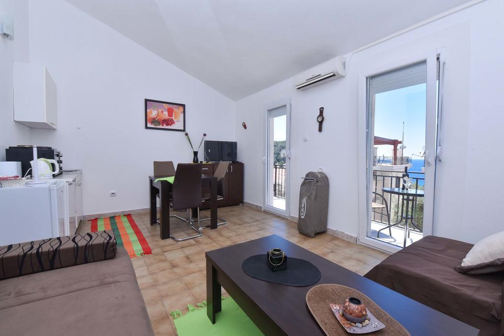 Vila Lucice Petrovac Buitenkant foto