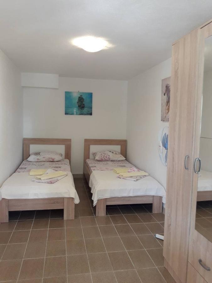 Vila Lucice Petrovac Buitenkant foto