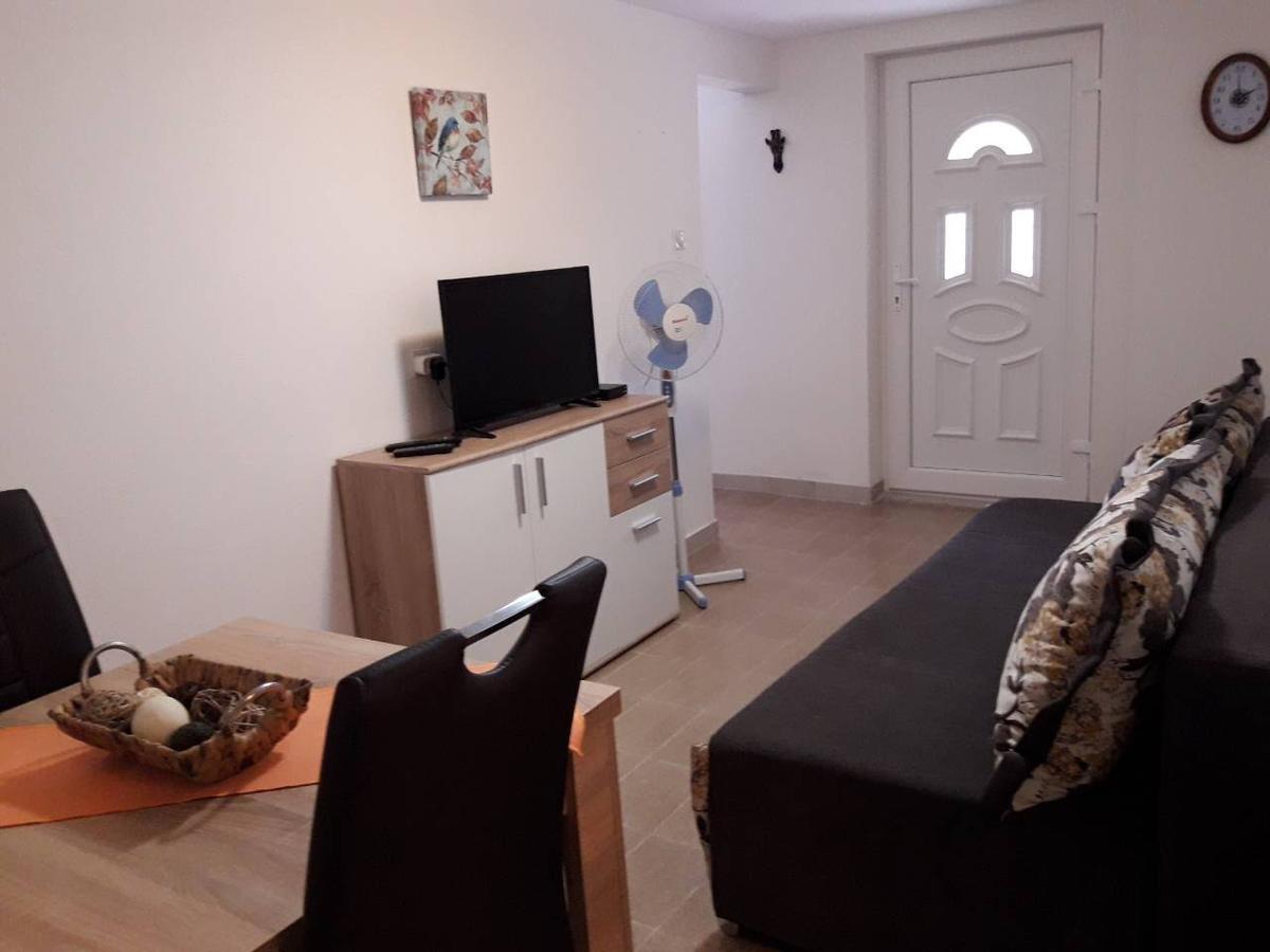 Vila Lucice Petrovac Buitenkant foto