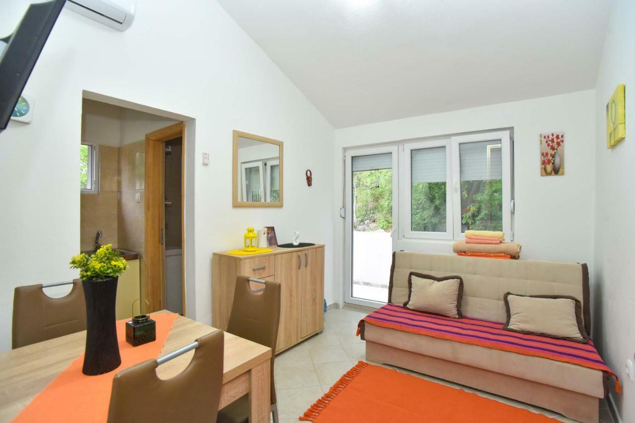 Vila Lucice Petrovac Buitenkant foto